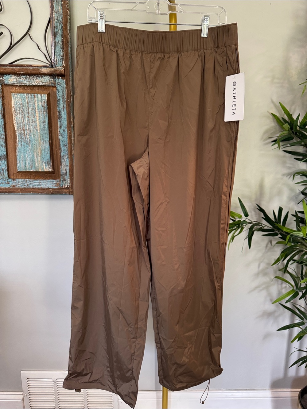 Athleta rise pantalon pants Brown nylon Lightweight Pull-On Track Pants NWT L